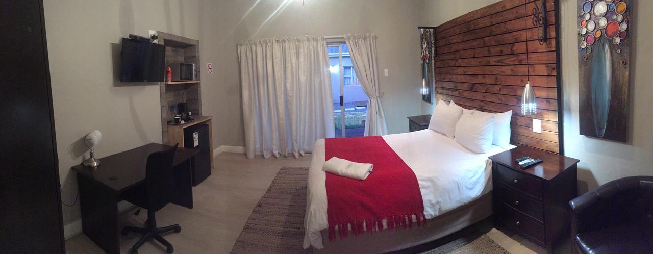 Tranquil House B&B @ 1 College Ave ควีนส์ทาวน์ ภายนอก รูปภาพ