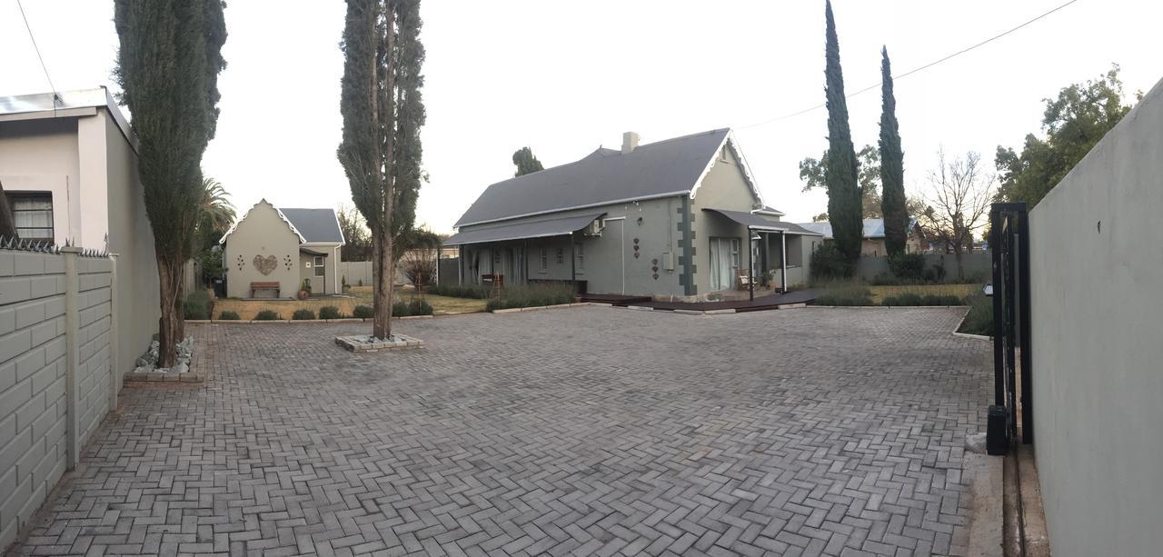 Tranquil House B&B @ 1 College Ave ควีนส์ทาวน์ ภายนอก รูปภาพ